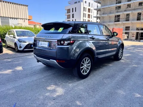 Land Rover Range Rover Evoque 5p 2.2 td4 Dynamic 150cv - Immagine 5