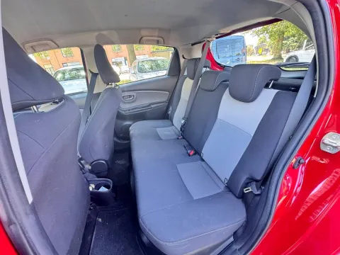 Toyota Yaris 5p 1.5h Active my18 - Immagine 16