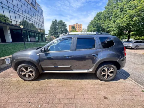 Dacia Duster 1.5 dci Laureate 4x2 s&s 110cv E6 - Immagine 8
