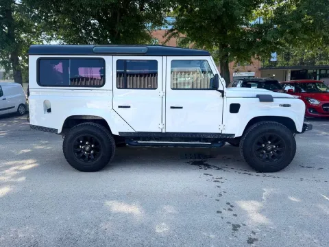 Land Rover Defender 110 2.2 td SW - Immagine 4