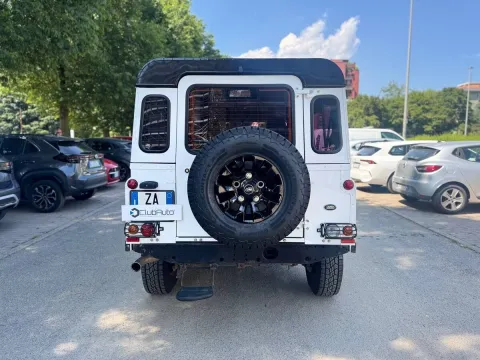 Land Rover Defender 110 2.2 td SW - Immagine 6