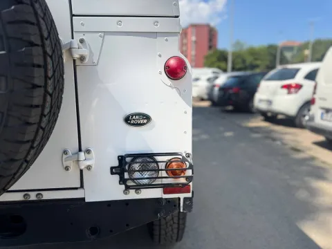 Land Rover Defender 110 2.2 td SW - Immagine 17