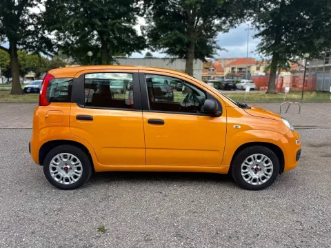 Fiat Panda 1.2 Lounge s&s 69cv my19 - Immagine 4