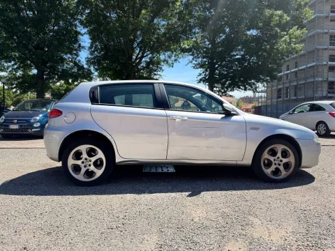 Alfa Romeo 147 5p 1.6 ts 16v Exclusive 120cv - Immagine 4