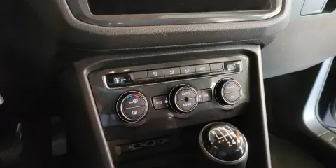 Volkswagen Tiguan 1.6 tdi Business 115cv - Immagine 24