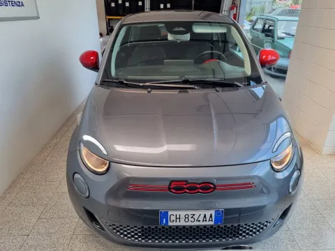 Fiat 500e 23,65 kWh (Red) - Immagine 2