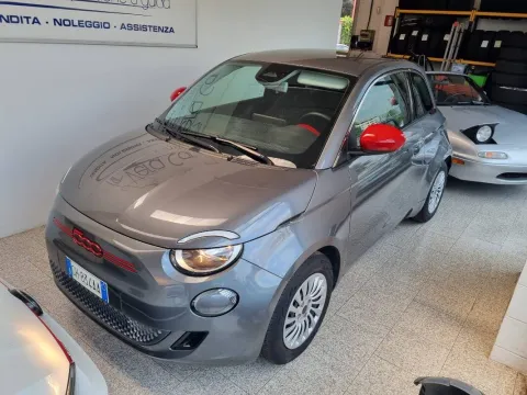 Fiat 500e 23,65 kWh (Red) - Immagine 3