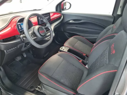 Fiat 500e 23,65 kWh (Red) - Immagine 7