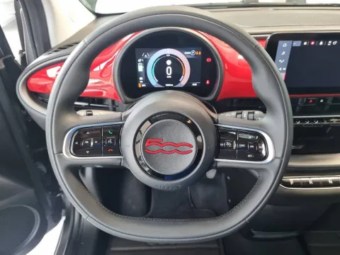 Fiat 500e 23,65 kWh (Red) - Immagine 9