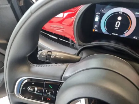 Fiat 500e 23,65 kWh (Red) - Immagine 11