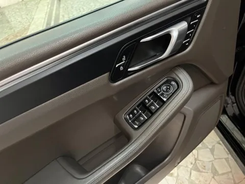 Porsche Macan 2.0 245cv pdk - Immagine 15