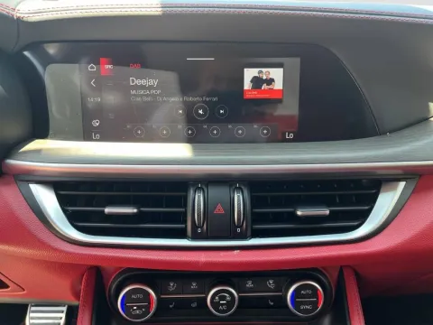 Alfa Romeo Stelvio 2.2 t Veloce Ti Q4 210cv auto - Immagine 16