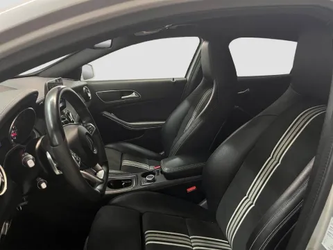 Mercedes GLA 180 d Premium auto - Immagine 9