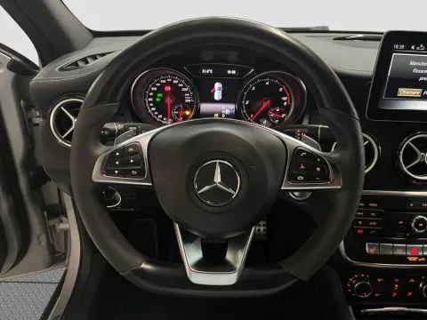 Mercedes GLA 180 d Premium auto - Immagine 10