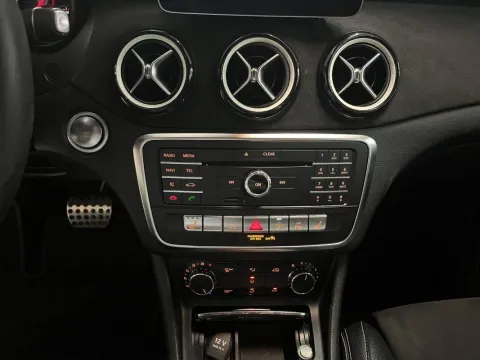 Mercedes GLA 180 d Premium auto - Immagine 16