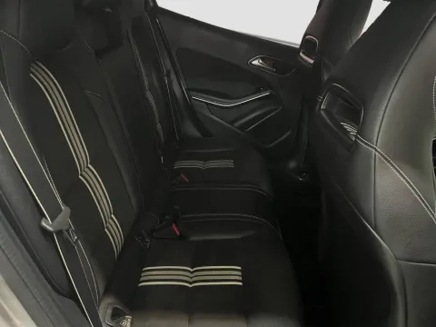 Mercedes GLA 180 d Premium auto - Immagine 19
