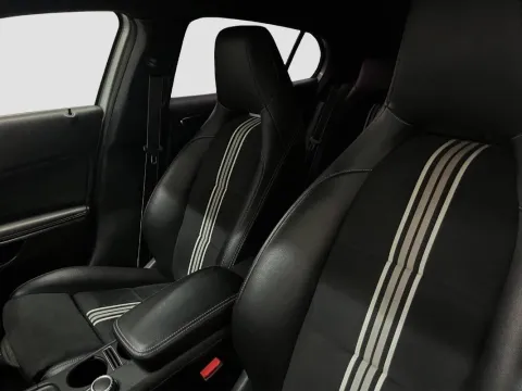Mercedes GLA 180 d Premium auto - Immagine 23