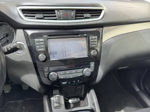Nissan Qashqai 1.5 dci N-Connecta 110cv - Immagine 17