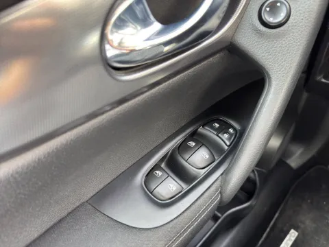 Nissan Qashqai 1.5 dci N-Connecta 110cv - Immagine 19
