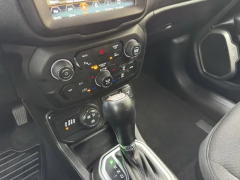 Jeep Renegade 2.0 mjt S 4wd 140cv auto 9m - Immagine 19