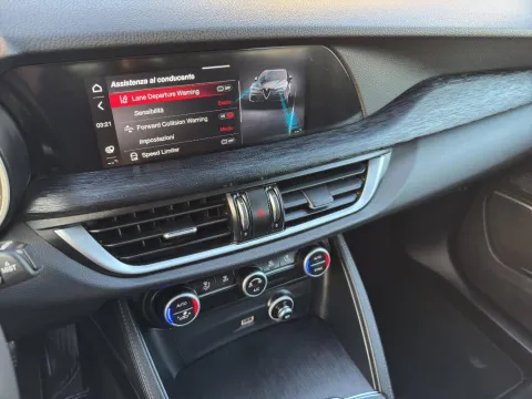 Alfa Romeo Stelvio 2.2 t Super rwd 160cv auto - Immagine 16