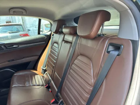 Alfa Romeo Stelvio 2.2 t Ti Q4 210cv auto - Immagine 12