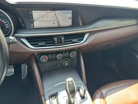 Alfa Romeo Stelvio 2.2 t Ti Q4 210cv auto - Immagine 17
