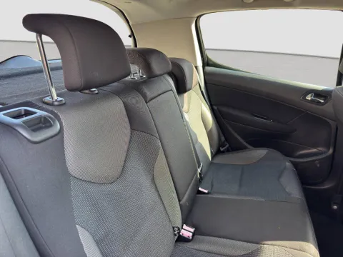 Peugeot 308 5p 1.6 hdi 8v Active fap - Immagine 12