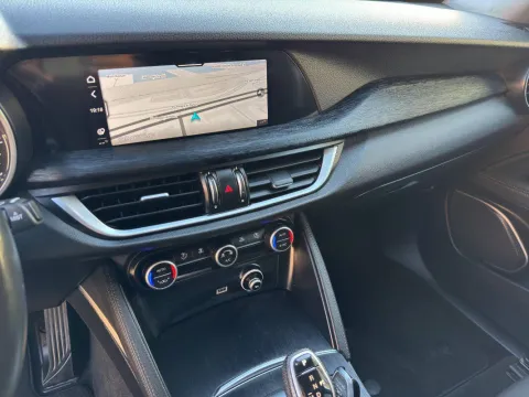 Alfa Romeo Stelvio 2.2 t Business rwd 160cv auto - Immagine 17
