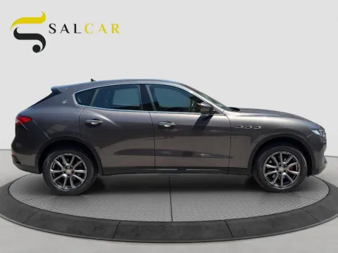 Maserati Levante 3.0 V6 250cv auto my19 - Immagine 5
