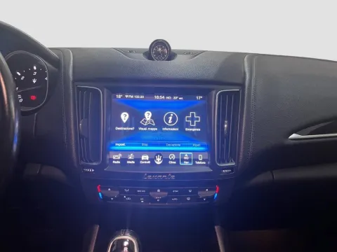 Maserati Levante 3.0 V6 250cv auto - Immagine 15