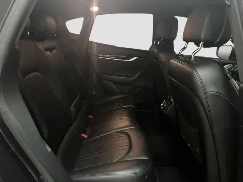 Maserati Levante 3.0 V6 250cv auto - Immagine 18