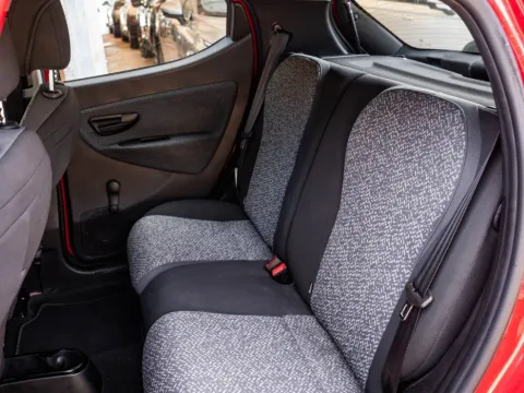 Lancia Ypsilon 1.0 firefly hybrid Silver s&s 70cv - Immagine 13