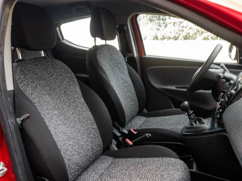 Lancia Ypsilon 1.0 firefly hybrid Silver s&s 70cv - Immagine 16