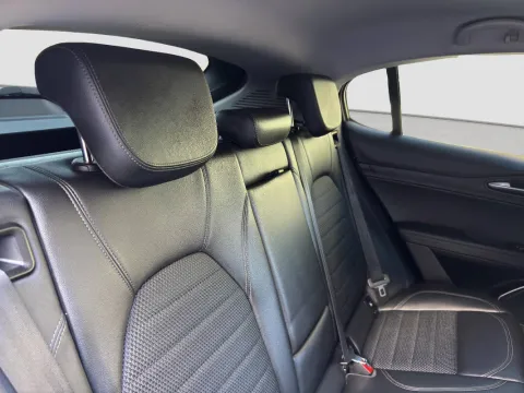 Alfa Romeo Stelvio 2.2 t Executive rwd 190cv auto - Immagine 13