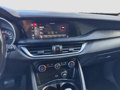 Alfa Romeo Stelvio 2.2 t Executive rwd 190cv auto - Immagine 17