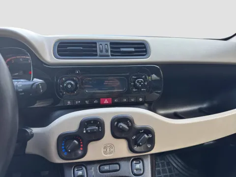 Fiat Panda 0.9 t.air turbo Lounge 85cv - Immagine 17