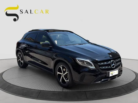 Mercedes GLA 200 d Night Edition auto - Immagine 3