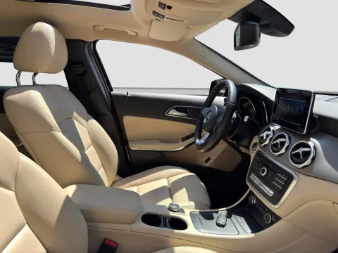 Mercedes GLA 200 d Night Edition auto - Immagine 10