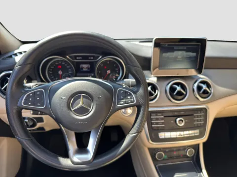 Mercedes GLA 200 d Night Edition auto - Immagine 13