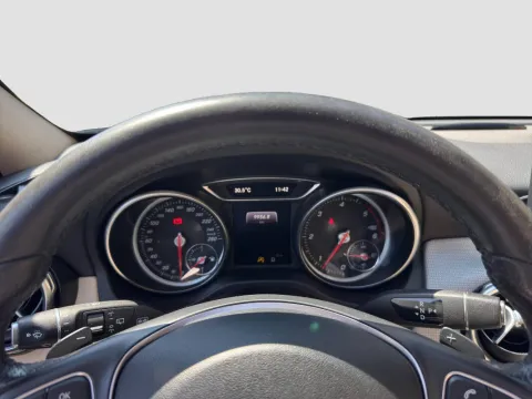 Mercedes GLA 200 d Night Edition auto - Immagine 15