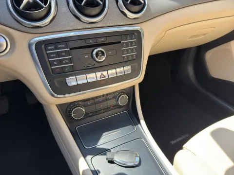 Mercedes GLA 200 d Night Edition auto - Immagine 18