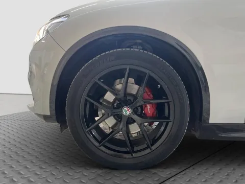 Alfa Romeo Stelvio 2.2 t Ti Q4 210cv auto - Immagine 9