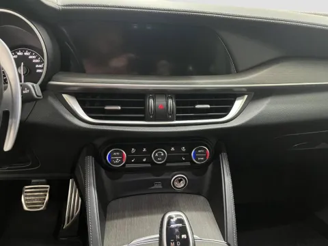 Alfa Romeo Stelvio 2.2 t Ti Q4 210cv auto - Immagine 15