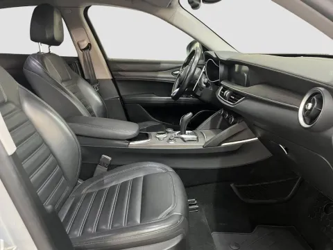 Alfa Romeo Stelvio 2.2 t Ti Q4 210cv auto - Immagine 17