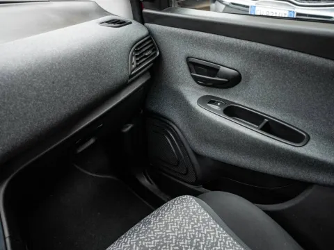 Lancia Ypsilon 1.0 firefly hybrid Silver s&s 70cv - Immagine 23
