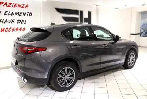 Alfa Romeo Stelvio 2.2 t Executive Q4 180cv auto - Immagine 8