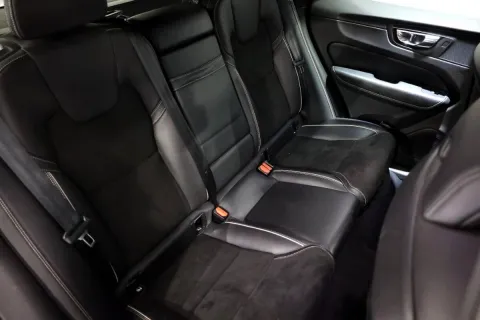 Volvo XC60 2.0 d4 R-design geartronic - Immagine 24