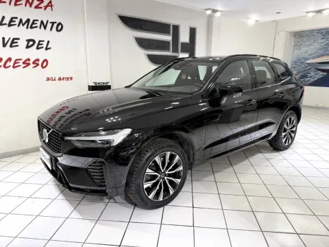 Volvo XC60 2.0 b4 Plus Dark auto - Immagine 3