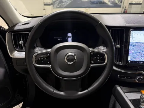 Volvo XC60 2.0 b4 Plus Dark auto - Immagine 15